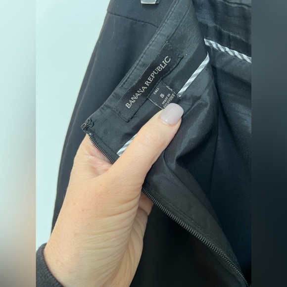 Banana Republic Black Wool Suit Skirt in Size 8 Tall. - Picture 2 of 3